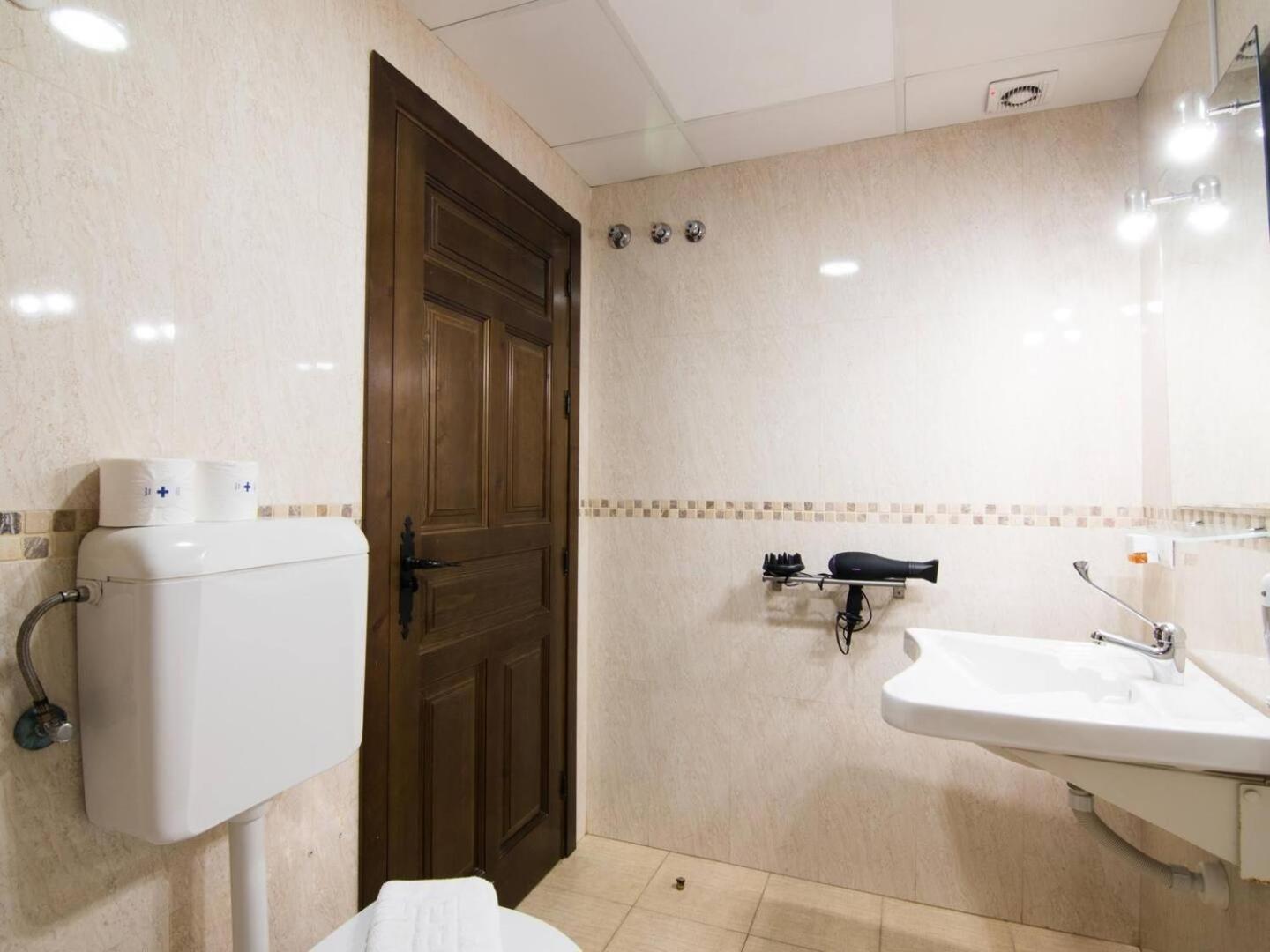 Tuguest Gracia Apartments グラナダ エクステリア 写真